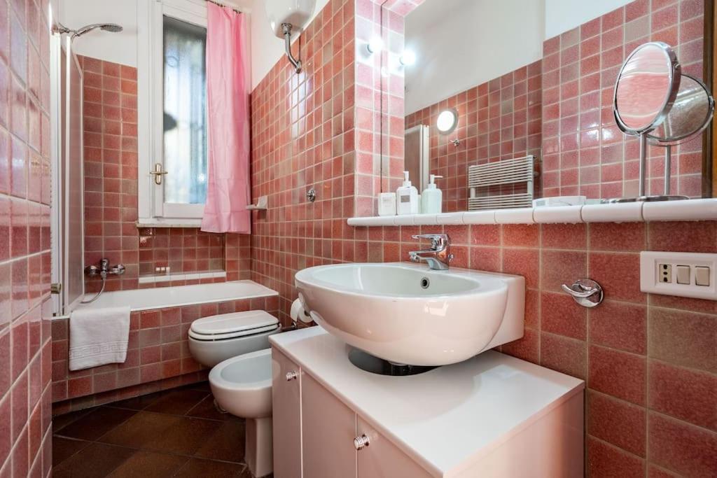 A Due Fermate Dal ColosseoWi-Fi & Netflix Gratis Appartement Rome Buitenkant foto